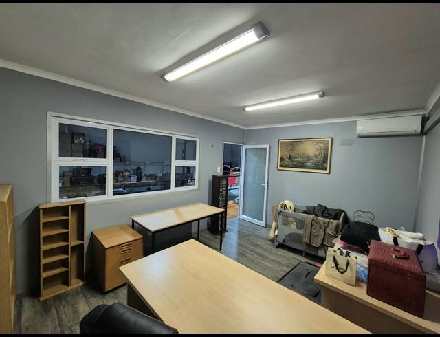 490M² WAREHOUSE TO LET IN PAROW INDUSTRIAL